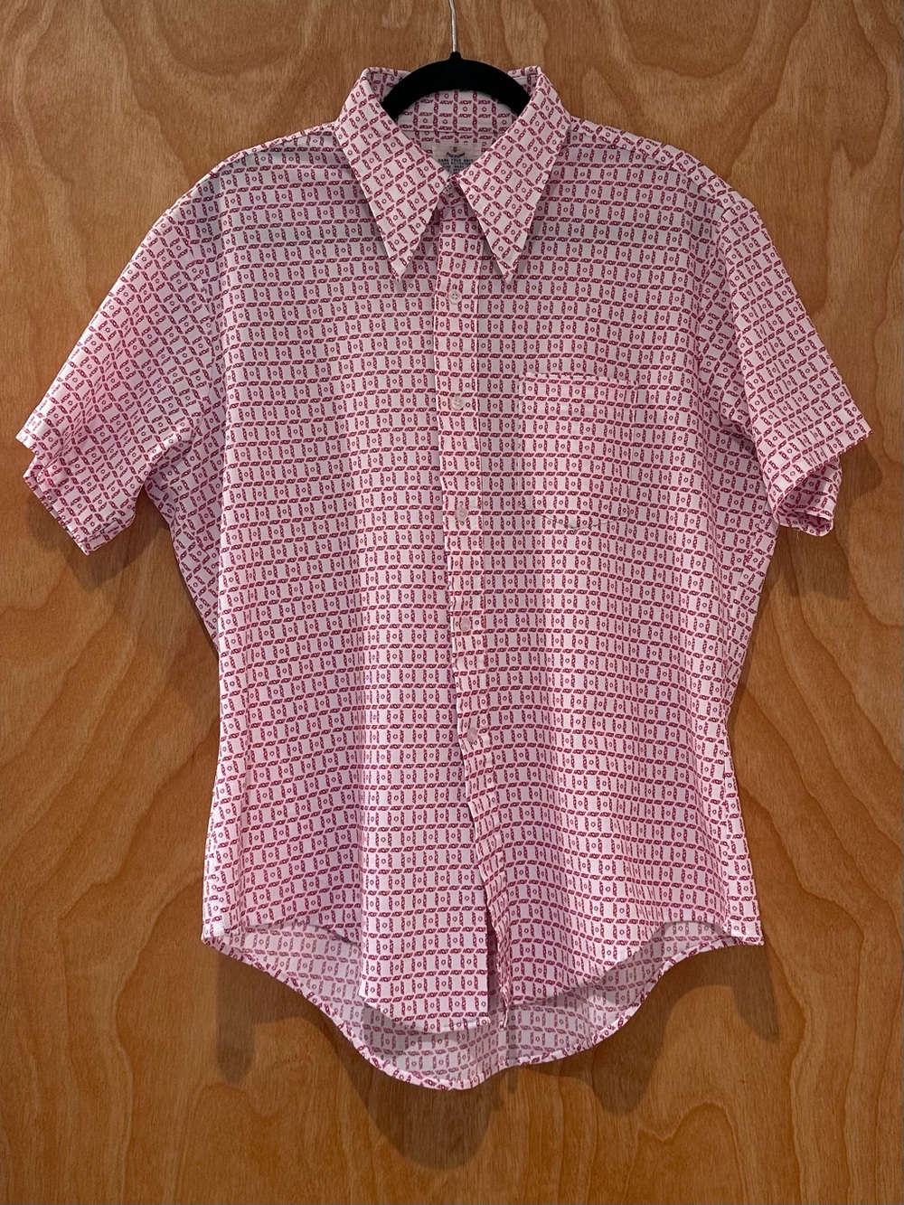 Red & White Vintage Park Avenue Short Sleeve Button Down